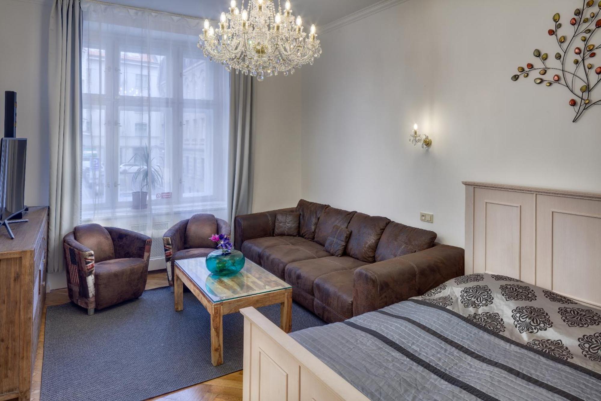 Old Town Square Apartments — Photos 1